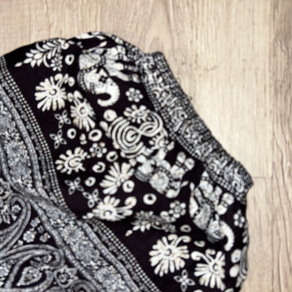 Elephant Bundle-Harem Pants and Earrings Fits XL, says XXXL. - Picture 2 of 4